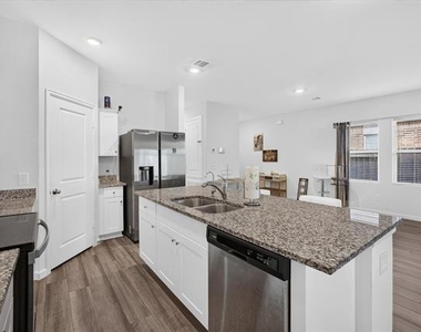 13435 Wembley Heights Drive - Photo Thumbnail 10