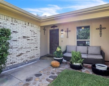 6921 Windy Hill Road - Photo Thumbnail 4
