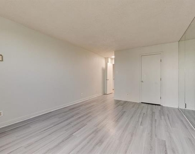 3883 Turtle Creek Boulevard - Photo Thumbnail 17