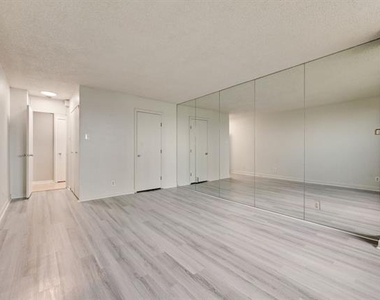 3883 Turtle Creek Boulevard - Photo Thumbnail 18