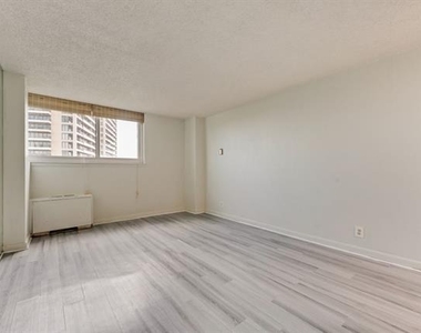 3883 Turtle Creek Boulevard - Photo Thumbnail 16