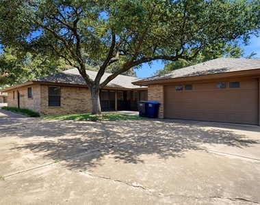 4861 Ledgestone Court - Photo Thumbnail 10