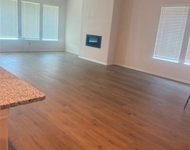2140 Katharine Street - Photo Thumbnail 1