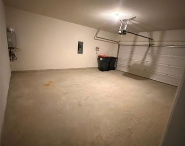 2140 Katharine Street - Photo Thumbnail 13