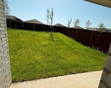 2140 Katharine Street - Photo Thumbnail 14
