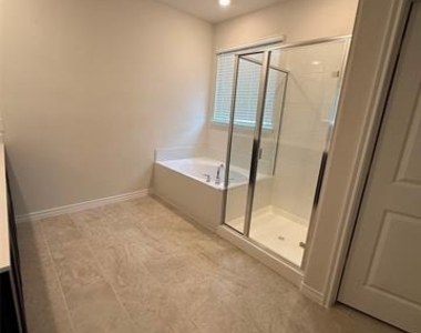 2140 Katharine Street - Photo Thumbnail 7