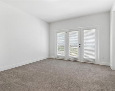 714 Resort Drive - Photo Thumbnail 10