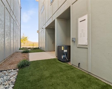 714 Resort Drive - Photo Thumbnail 28