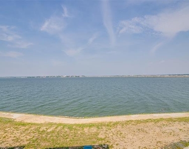 714 Resort Drive - Photo Thumbnail 24