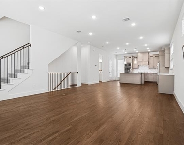 714 Resort Drive - Photo Thumbnail 3