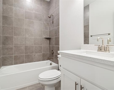 714 Resort Drive - Photo Thumbnail 13