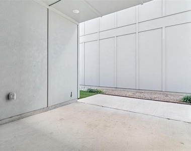 714 Resort Drive - Photo Thumbnail 21