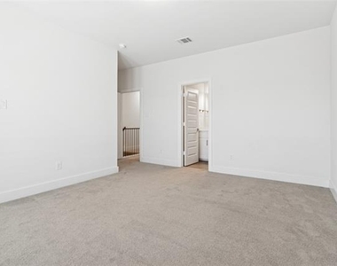 714 Resort Drive - Photo Thumbnail 17
