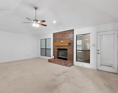 7517 Crosstimbers Lane - Photo Thumbnail 2