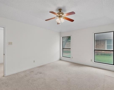 7517 Crosstimbers Lane - Photo Thumbnail 13