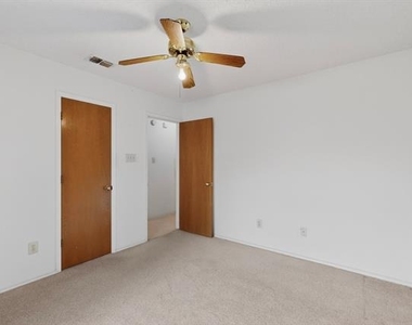 7517 Crosstimbers Lane - Photo Thumbnail 19