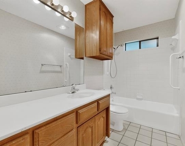 7517 Crosstimbers Lane - Photo Thumbnail 20