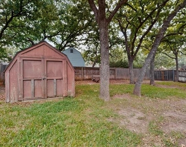 7517 Crosstimbers Lane - Photo Thumbnail 29