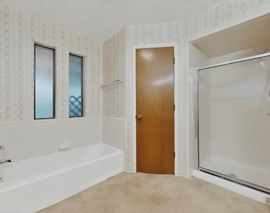 7517 Crosstimbers Lane - Photo Thumbnail 16