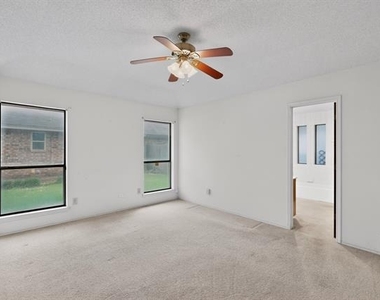 7517 Crosstimbers Lane - Photo Thumbnail 12