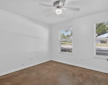 3721 El Campo Avenue - Photo Thumbnail 11