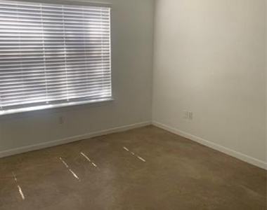 3721 El Campo Avenue - Photo Thumbnail 6