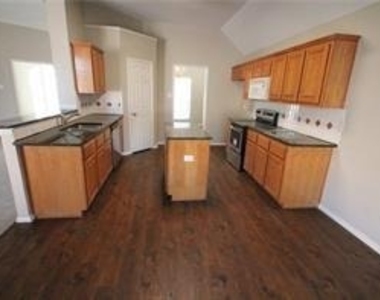 8505 Timber Crest Ct - Photo Thumbnail 5