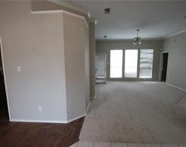 8505 Timber Crest Ct - Photo Thumbnail 1