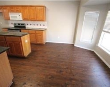 8505 Timber Crest Ct - Photo Thumbnail 7