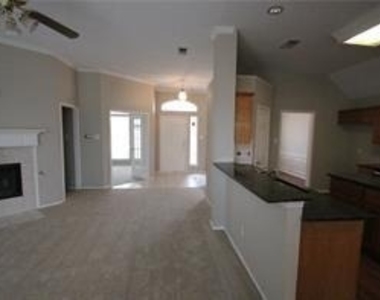 8505 Timber Crest Ct - Photo Thumbnail 8