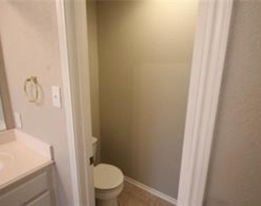 8505 Timber Crest Ct - Photo Thumbnail 13
