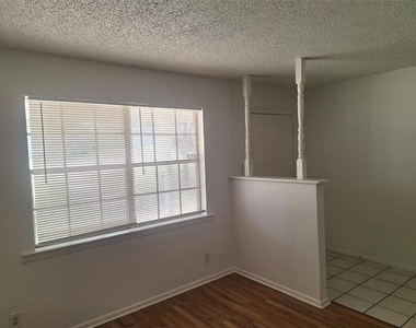 6005 Barry Drive - Photo Thumbnail 6