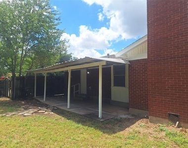 6005 Barry Drive - Photo Thumbnail 32