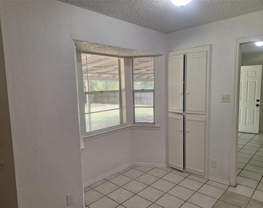6005 Barry Drive - Photo Thumbnail 9