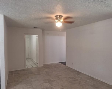 6005 Barry Drive - Photo Thumbnail 12