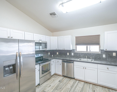 9315 E Dallas Street - Photo Thumbnail 4