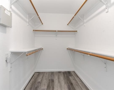 7321 Grass Valley Trail - Photo Thumbnail 14