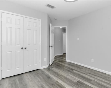 7321 Grass Valley Trail - Photo Thumbnail 18