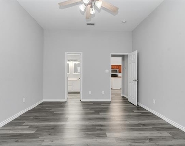 7321 Grass Valley Trail - Photo Thumbnail 11
