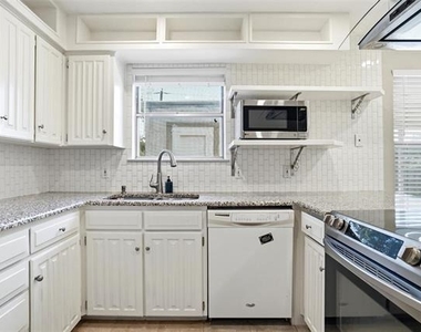 6516 Storm Drive - Photo Thumbnail 5
