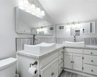 6516 Storm Drive - Photo Thumbnail 11