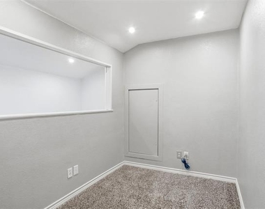 6516 Storm Drive - Photo Thumbnail 13