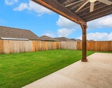 1021 Waverly Drive - Photo Thumbnail 16