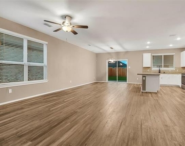 1021 Waverly Drive - Photo Thumbnail 13