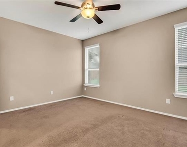 1021 Waverly Drive - Photo Thumbnail 3