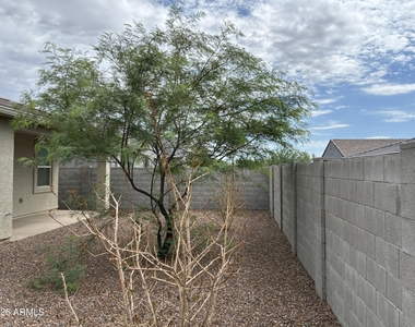 18357 W Artemisa Avenue - Photo Thumbnail 34