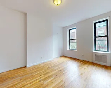 309 East 90th Street - Photo Thumbnail 2
