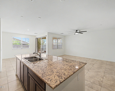 21415 W Holly Street - Photo Thumbnail 19