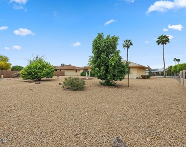 21007 N Sunglow Drive - Photo Thumbnail 9