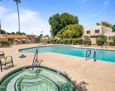 7821 E Valley Vista Drive - Photo Thumbnail 18